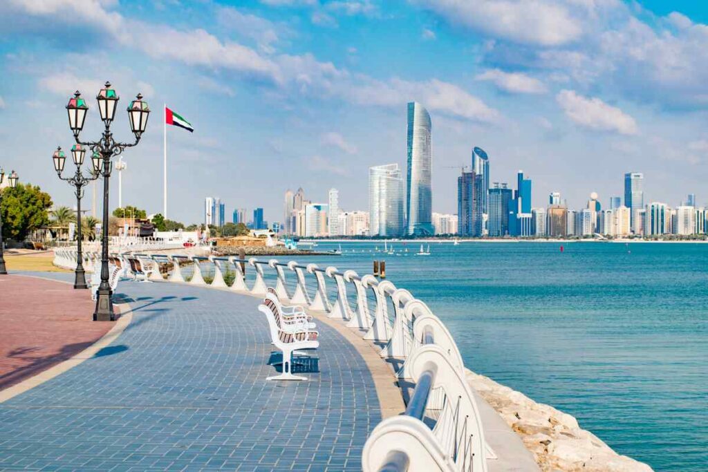 UAE Residents Could Gain Six Extra Days off